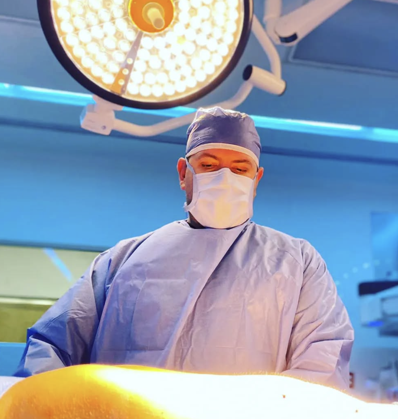 Dr Luis Fernandez