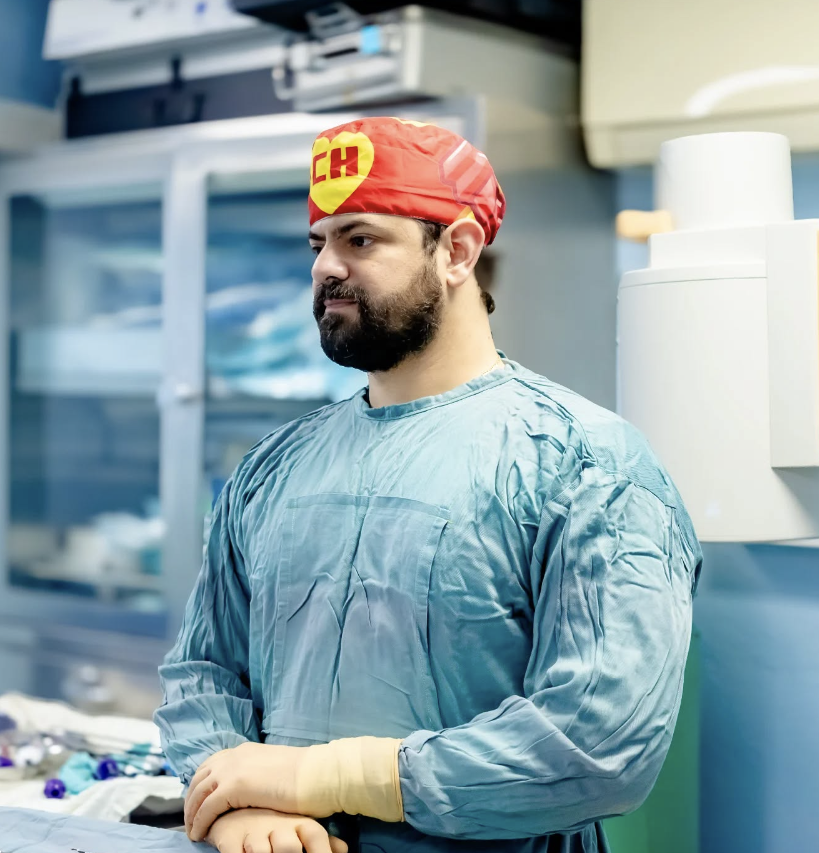 Dr. Carlos Zarzuela