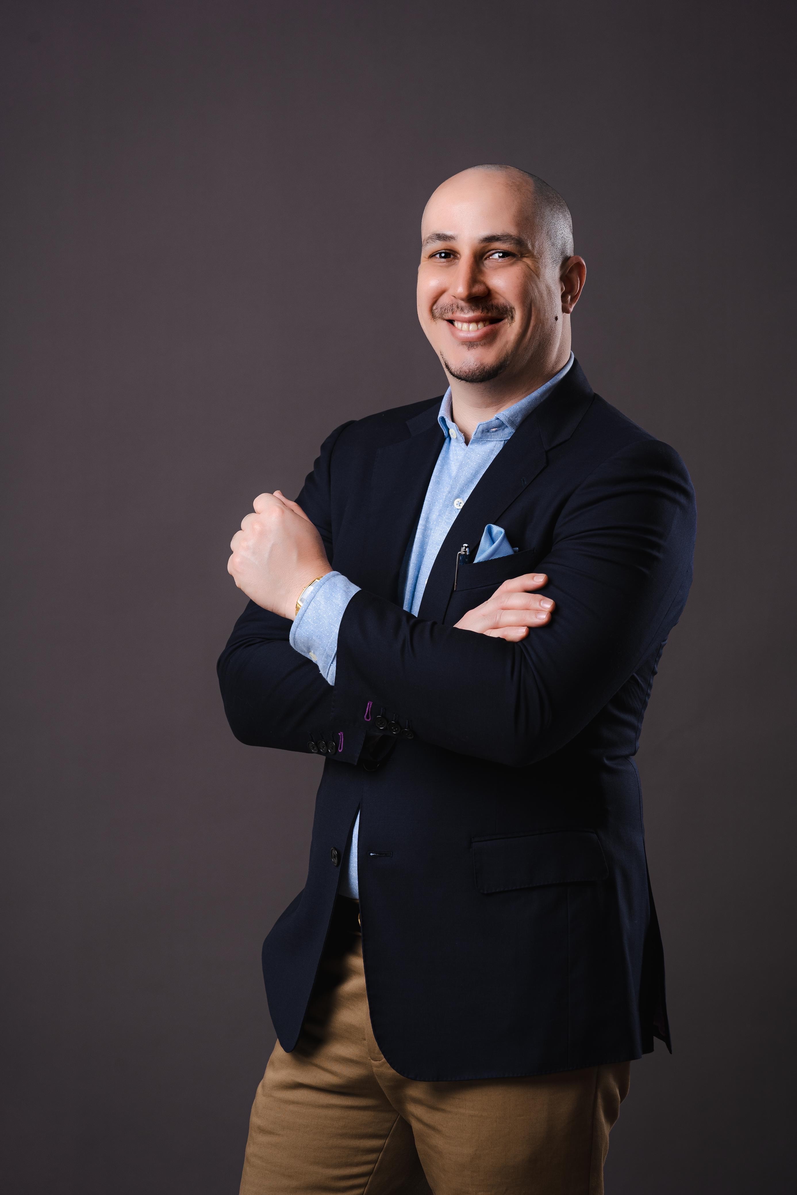 Dr. Daniel Lluberes